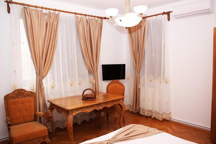 Casa Craiova Nuova Hotel Екстериор снимка