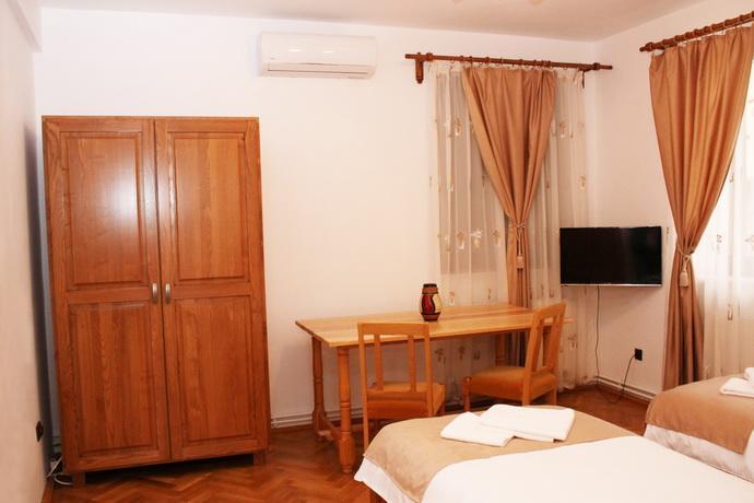 Casa Craiova Nuova Hotel Екстериор снимка