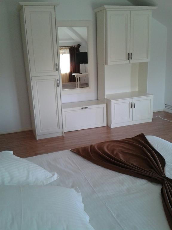 Casa Craiova Nuova Hotel Екстериор снимка