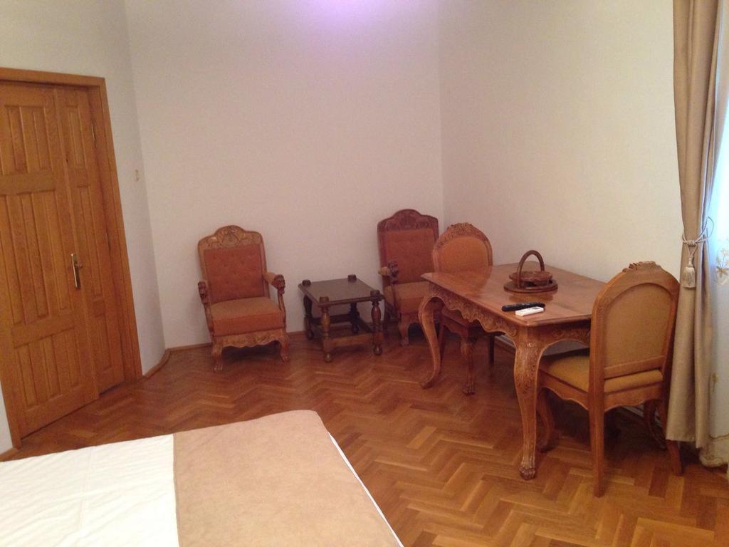 Casa Craiova Nuova Hotel Екстериор снимка