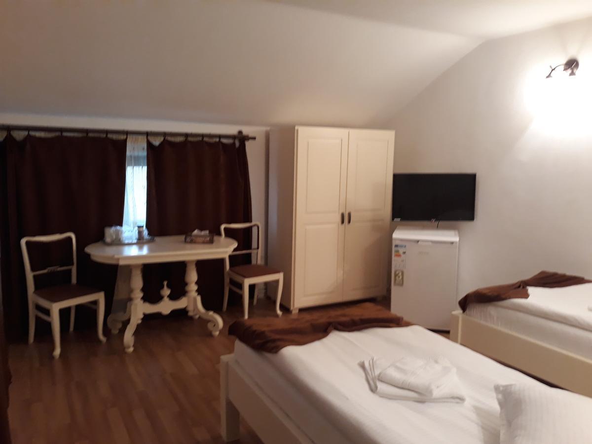 Casa Craiova Nuova Hotel Екстериор снимка