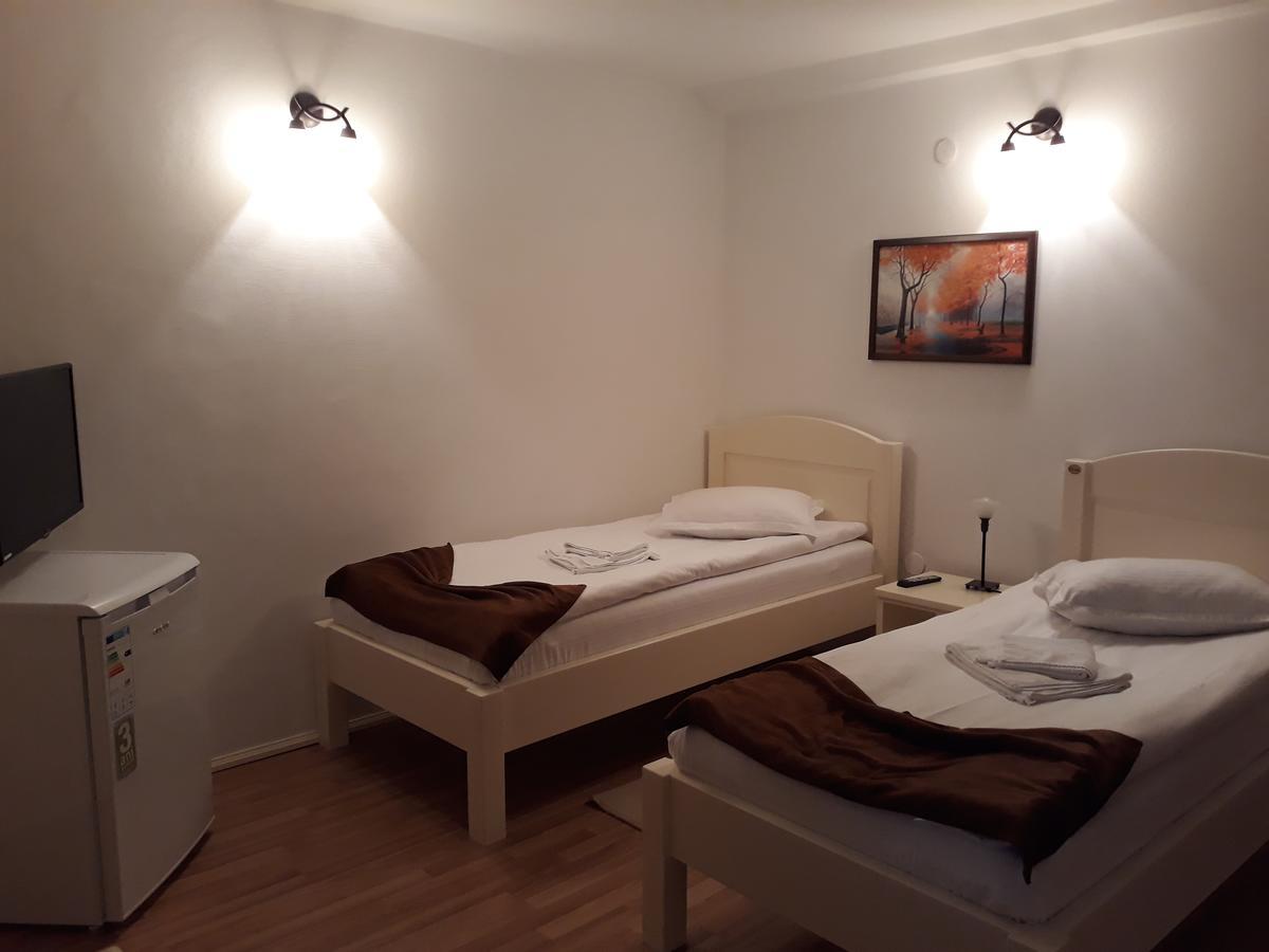 Casa Craiova Nuova Hotel Екстериор снимка